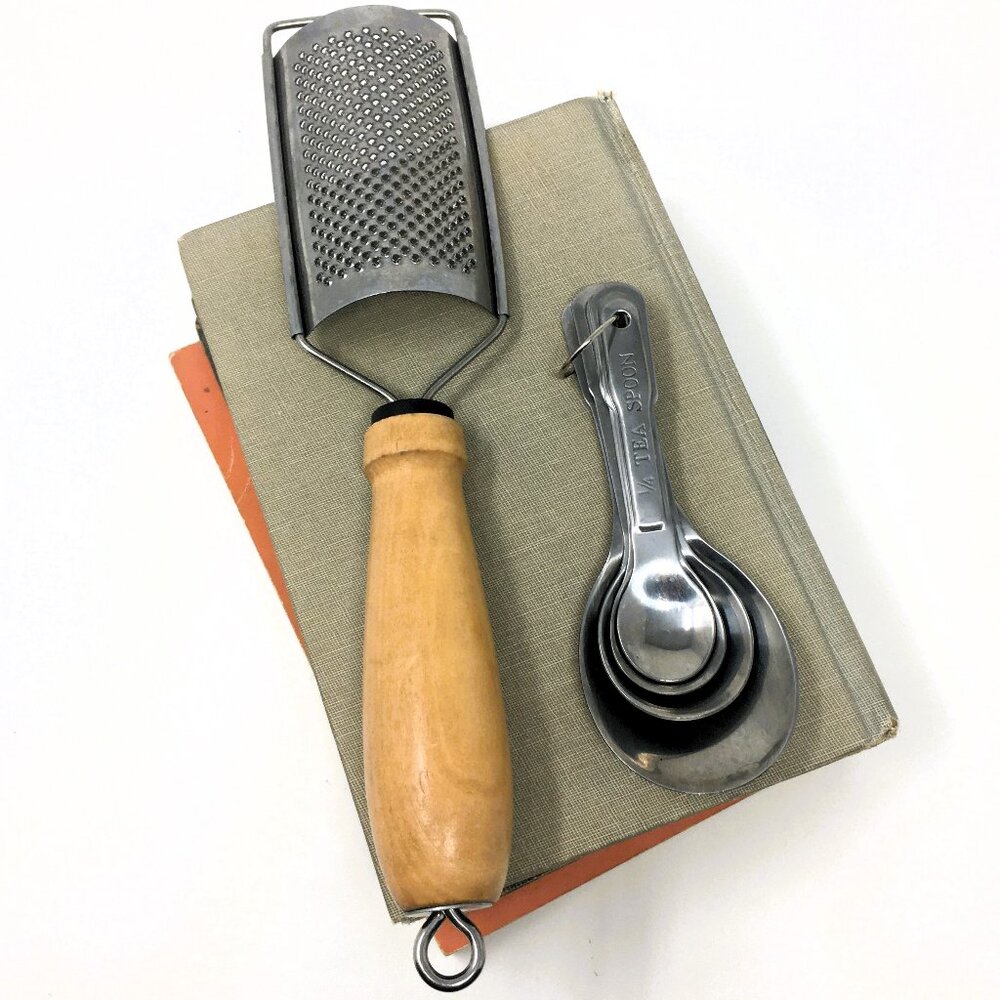 1980s 1990s Basic Cheese Grater and Four Stainless Steel Measuring Spoons